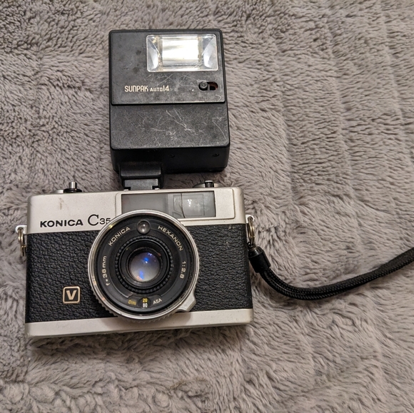 Konica c35 vintage film camera - Picture 2 of 3